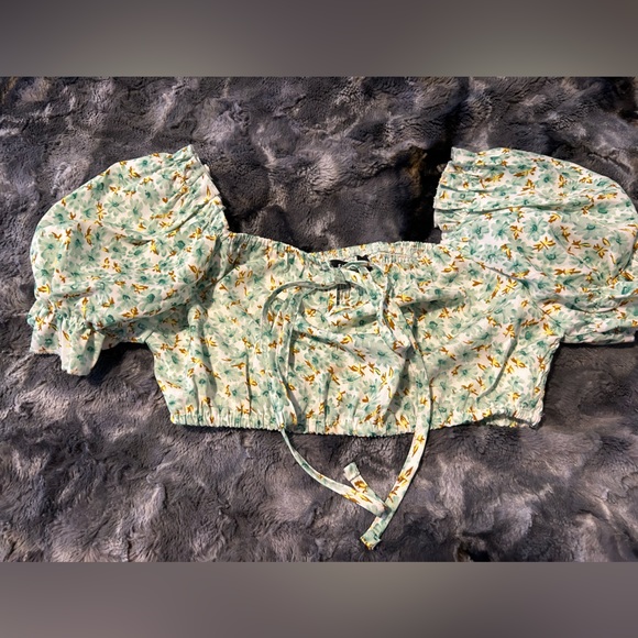 Flower crop top - Picture 1 of 3